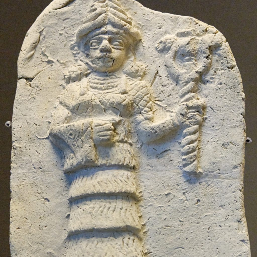 Ishtar-jumalattaren reliefi Louvressa